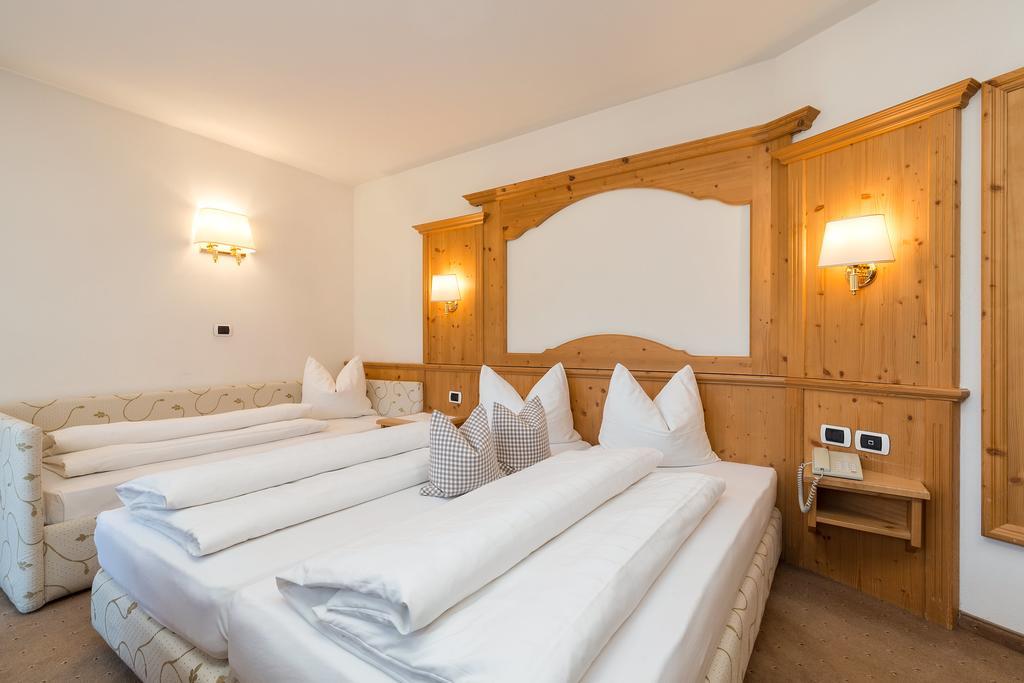 Hotel Bel Sit Corvara In Badia Exterior foto