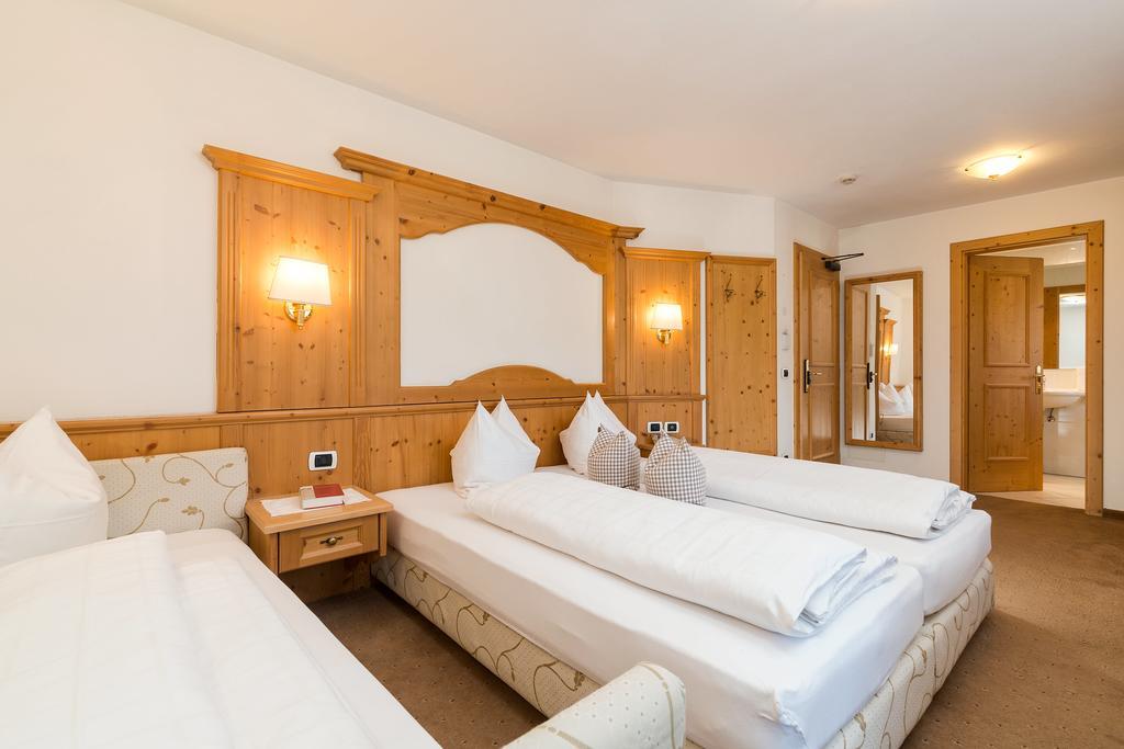Hotel Bel Sit Corvara In Badia Exterior foto
