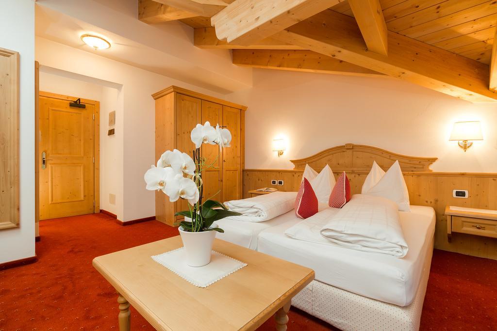 Hotel Bel Sit Corvara In Badia Exterior foto