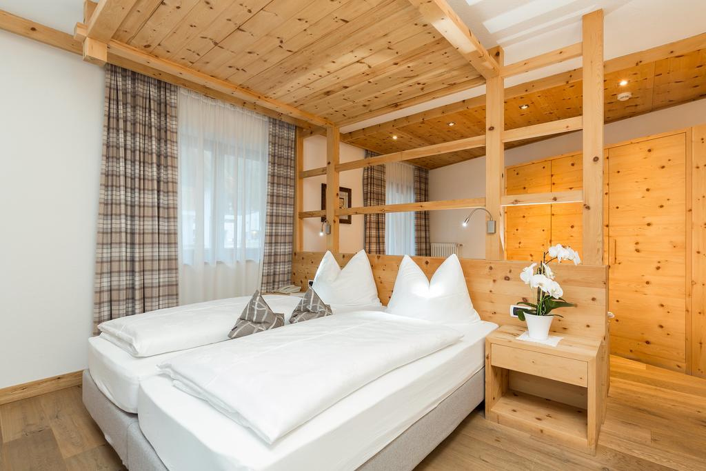 Hotel Bel Sit Corvara In Badia Exterior foto